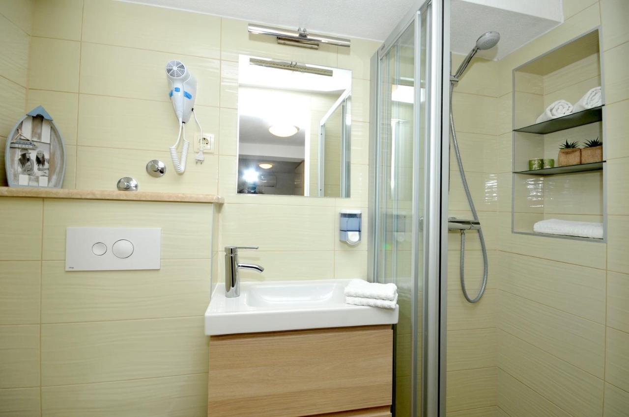 Apartments Penic โตรกีร์ ภายนอก รูปภาพ