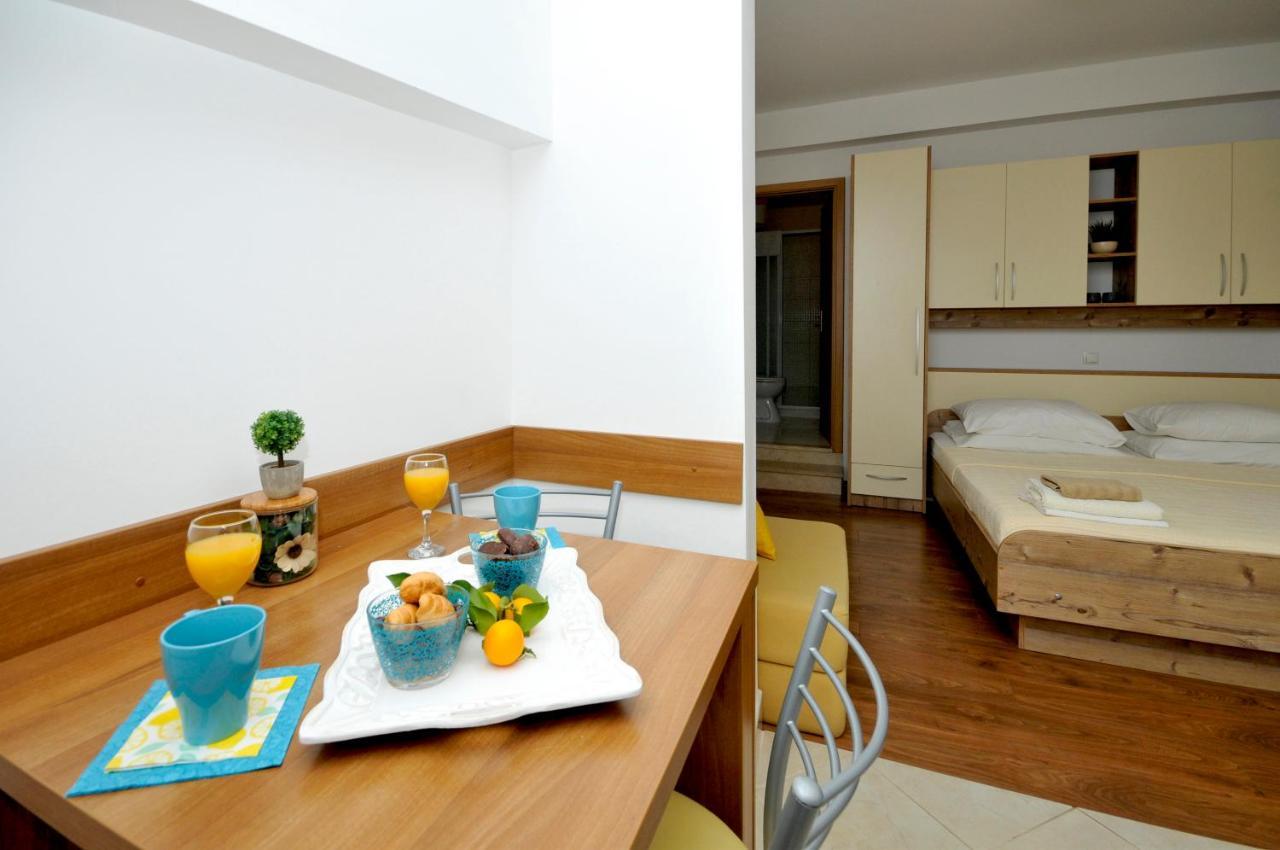 Apartments Penic โตรกีร์ ภายนอก รูปภาพ