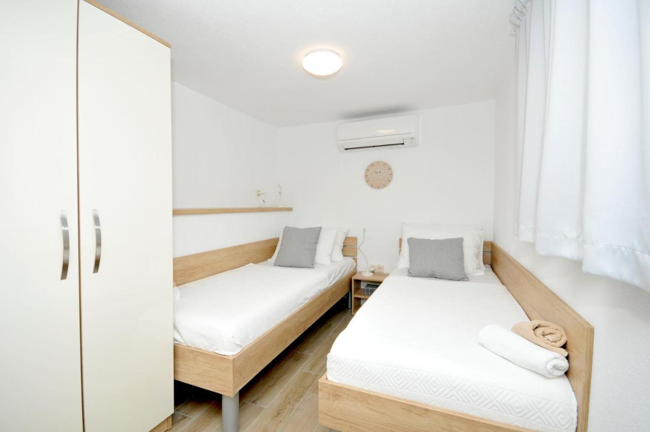 Apartments Penic โตรกีร์ ภายนอก รูปภาพ