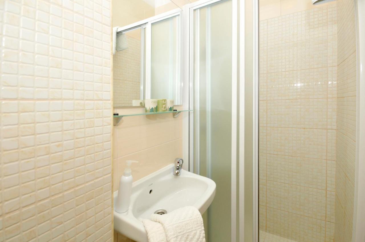 Apartments Penic โตรกีร์ ภายนอก รูปภาพ