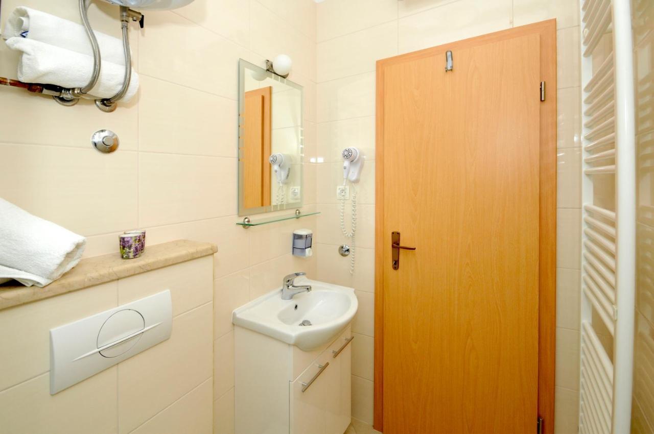 Apartments Penic โตรกีร์ ภายนอก รูปภาพ